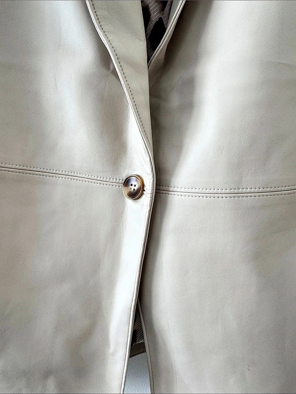 Chicos Faux Leather Blazer Beige Size 3 (16) - Picture 7 of 9